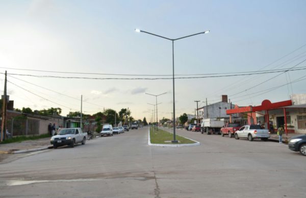 Capitanich inauguró las 16 cuadras de pavimento de la Edison 2