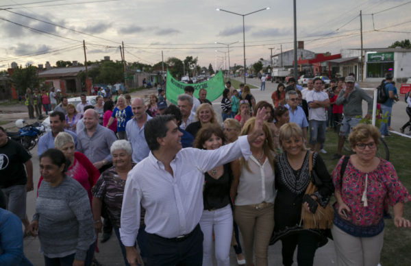 Capitanich inauguró las 16 cuadras de pavimento de la Edison