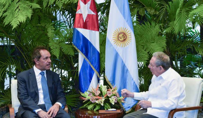 Castro con Scioli: “Que las relaciones entre Argentina y Cuba continúen así”