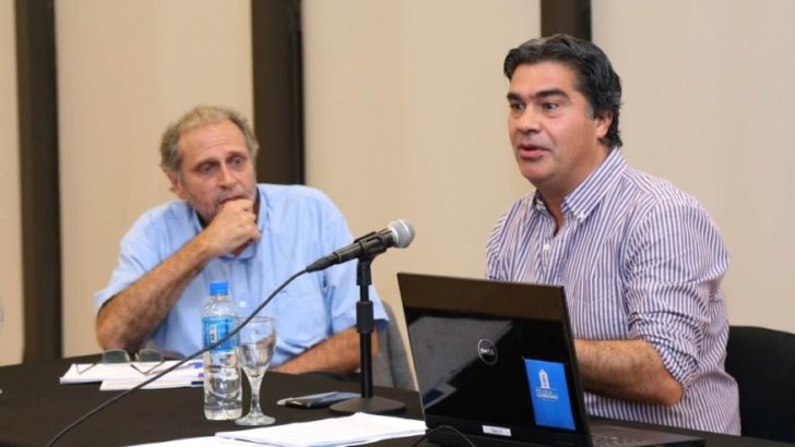 Ante un auditorio lleno, Capitanich disertó sobre la economía peronista