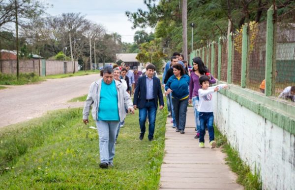 Gustavo Martínez y vecinos recorrieron Villa Elba y diagramaron múltiples trabajos  para mejorar la zona 1