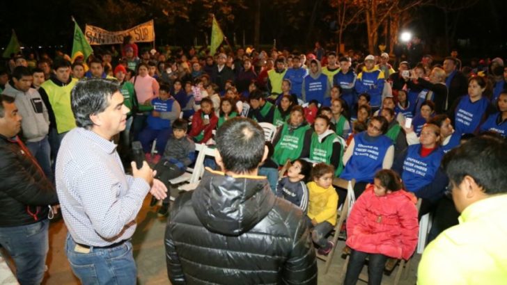 Junto a 250 familias cooperativistas, Capitanich delineó acciones para afrontar el ajuste macrista