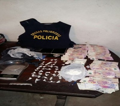 Secuestraron cocaína y marihuana en un allanamiento en el barrio Mate Cocido