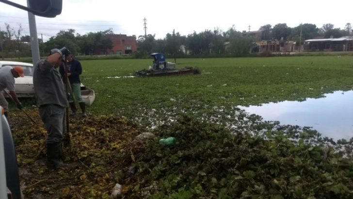 El Municipio realizó trabajos de zanjeo en Villa del Oeste y Villa Gonzalito