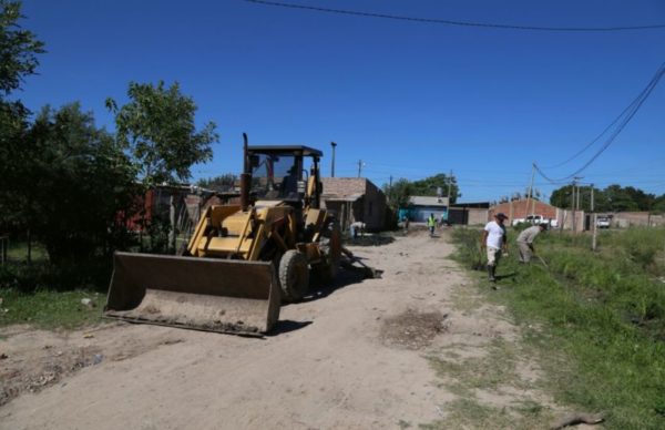 Recorrida de Capitanich por dos barrios para el desarrollo territorial