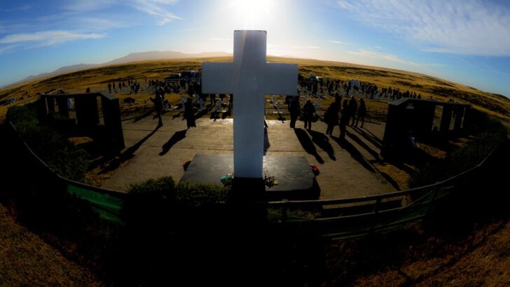 Malvinas: hallan restos de cinco soldados en la tumba C.1.10. del cementerio de Darwin