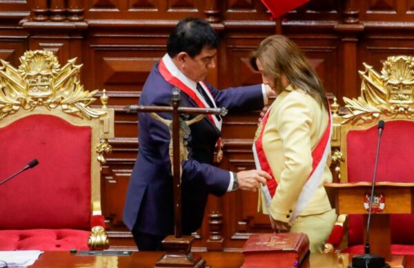 Perú: Dina Boluarte asumió como presidenta en reemplazo de Castillo 3