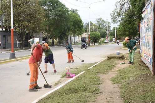 En las zonas de Villa Don Rafael y Villa Del Carmen, el Municipio desplegó un amplio operativo de limpieza
