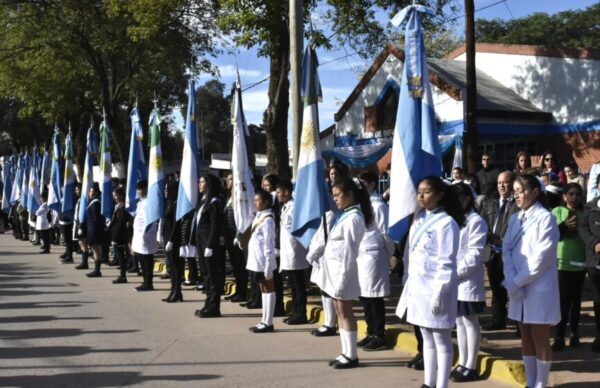 25 de Mayo: Zdero presidió el acto central en Pampa del Infierno 1