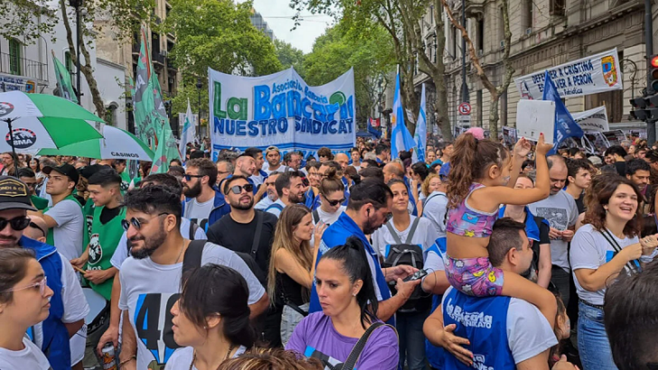 Bancarios se suman al paro general: “Milei no para de perjudicar a los trabajadores”