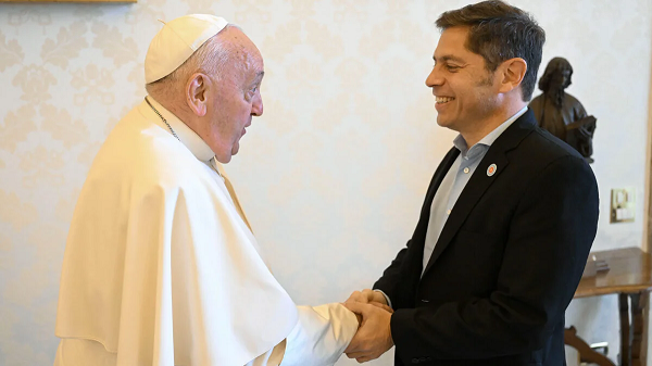 Francisco recibió a Kicillof en el Vaticano