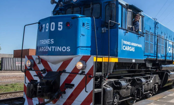 Tras la aprobación de la Ley Bases, decretaron la emergencia ferroviaria y Caputo ya cuenta con atribuciones especiales