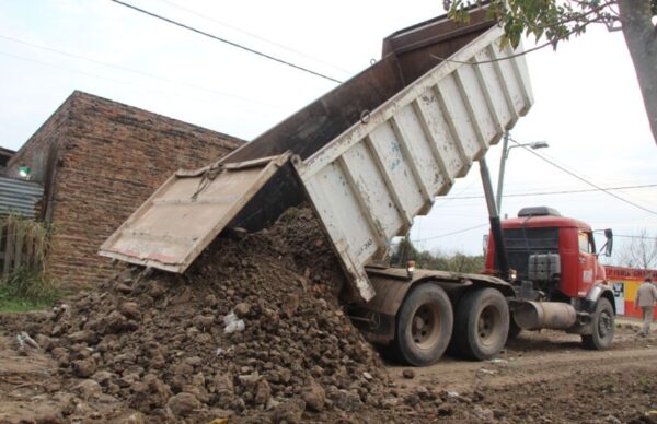 Barrio La Rubita: el municipio ejecuta perfilado y alteo de calles 2