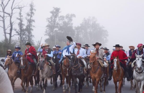 Cabalgata de la Fe: jinetes y peregrinos expresan su devoción a San Pantaleón 1