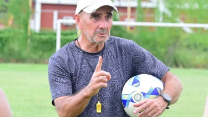 Primera Nacional: Raúl Valdez seguirá siendo el entrenador de For Ever