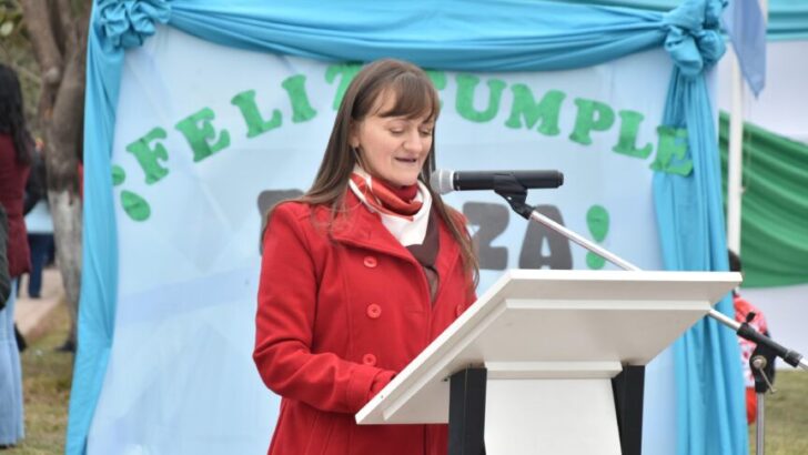 Silvana Schneider acompañó el 103° aniversario de Presidencia de la Plaza