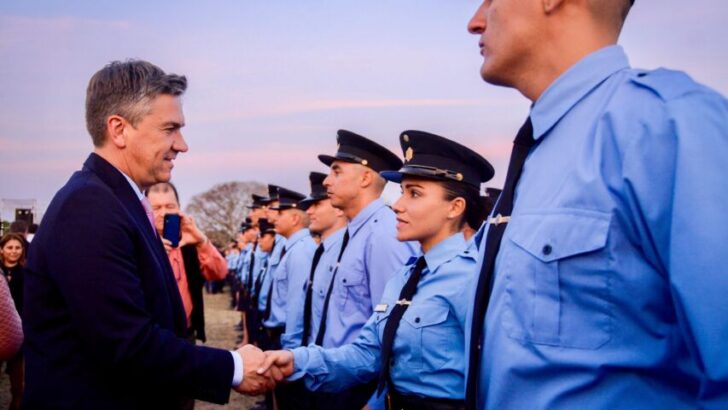 Zdero tomó juramento a los nuevos egresados de la Escuela de Policía del Chaco