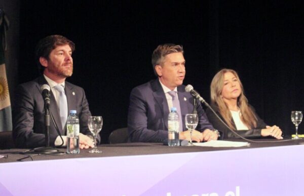 Leandro Zdero encabezó la apertura de la Jornada de Cooperación Internacional 1