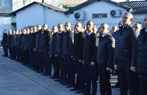 Leandro Zdero encabezó la apertura del 40° Curso de Formación para agentes de policía 3