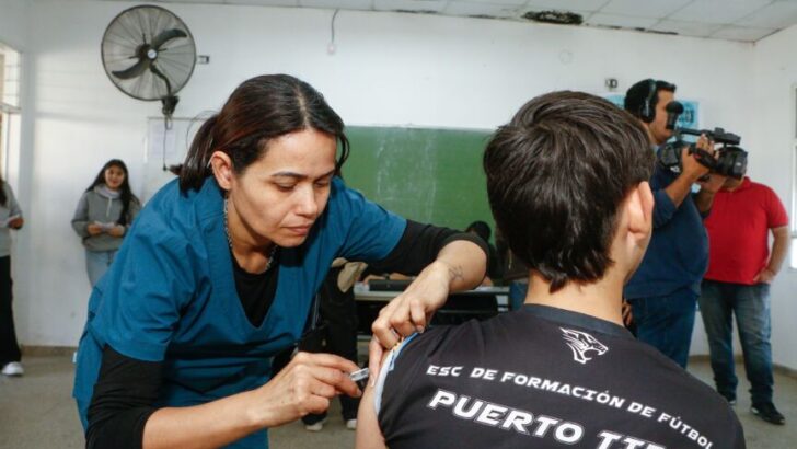 Puerto Tirol: inició la campaña de vacunación contra el Dengue