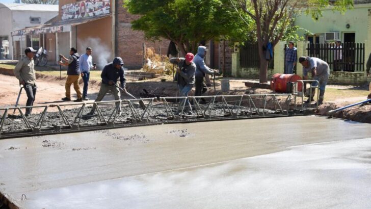 Pampa del Infierno: Leandro Zdero estuvo en las obras de pavimento de la localidad