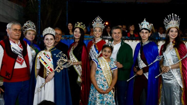 En Las Breñas, el Desfile Provincial de Carrozas de los estudiantes tuvo el acompañamiento provincial