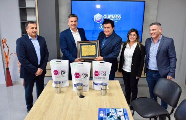 Leandro Zdero acompaño al Laboratorios Güemes en sus 50° aniversario 2