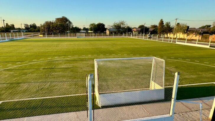 Villa Berthet: Lotería Chaqueña inauguró la primera cancha de Hockey de césped sintético en el sudoeste