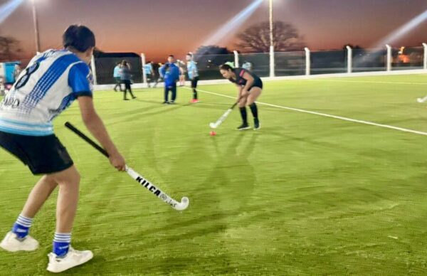 Villa Berthet: Loteria Chaqueña inauguró la primera cancha de Hockey de césped sintético en el sudoeste 2