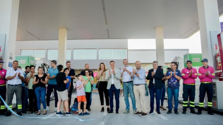 Puerto Tirol: inauguración de la Estación de Servicio Axion